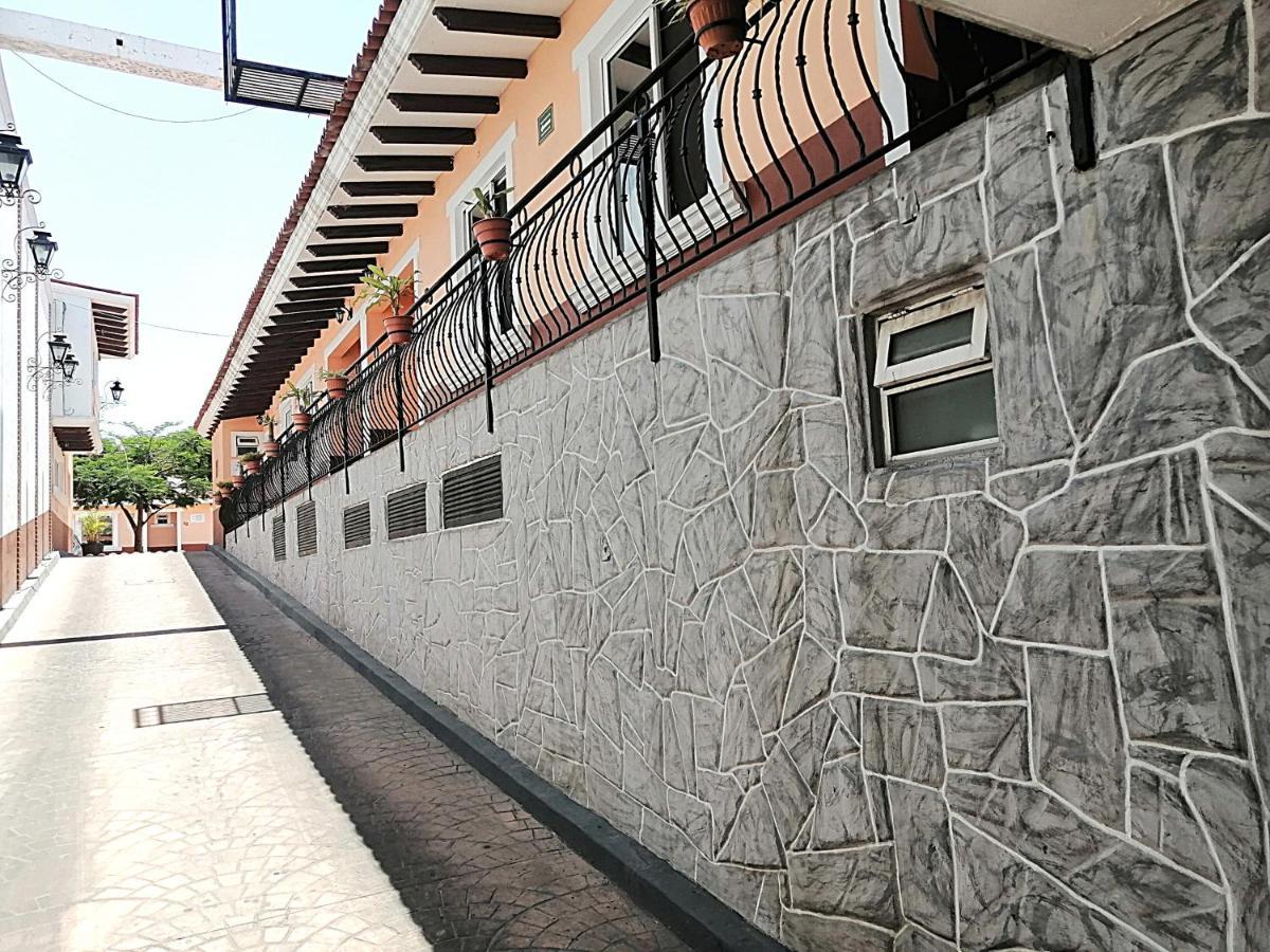 Hotel Aquiles กัวดาลาฮารา ภายนอก รูปภาพ